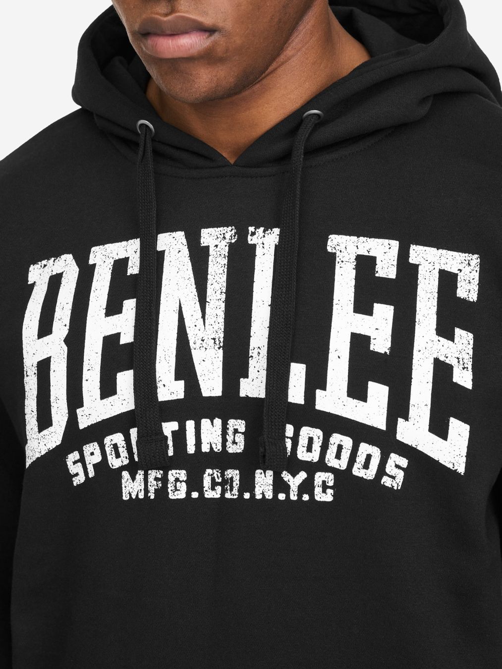 Pulls & Sweat-shirts: BENLEE Hoodie Schwarz M – Neuf avec emballage d'origine à Düdingen par BluePalm 2