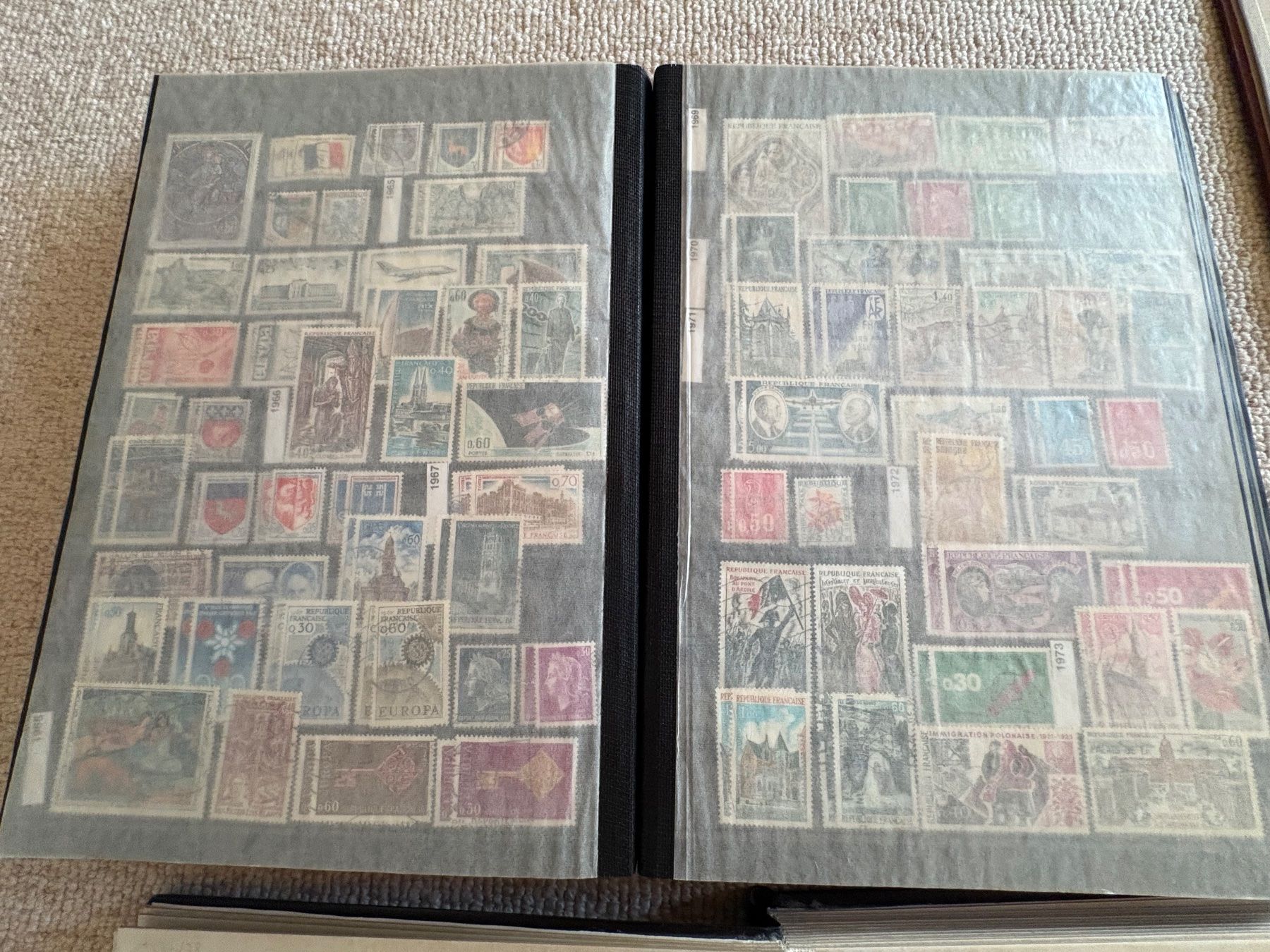 Tous les timbres: 7 Briefmarkenalben mit Inhalt – D'occasion à Steinmaur par Nicorutishauser 7