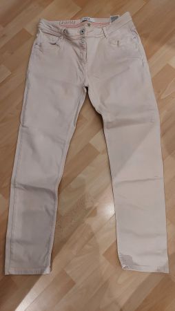 **Lässige hellrosa Jeans (Charlize) von CECIL Gr. 34/32**