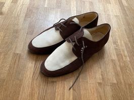 Schöne braune und crèmefarbene Vintage-Schuhe