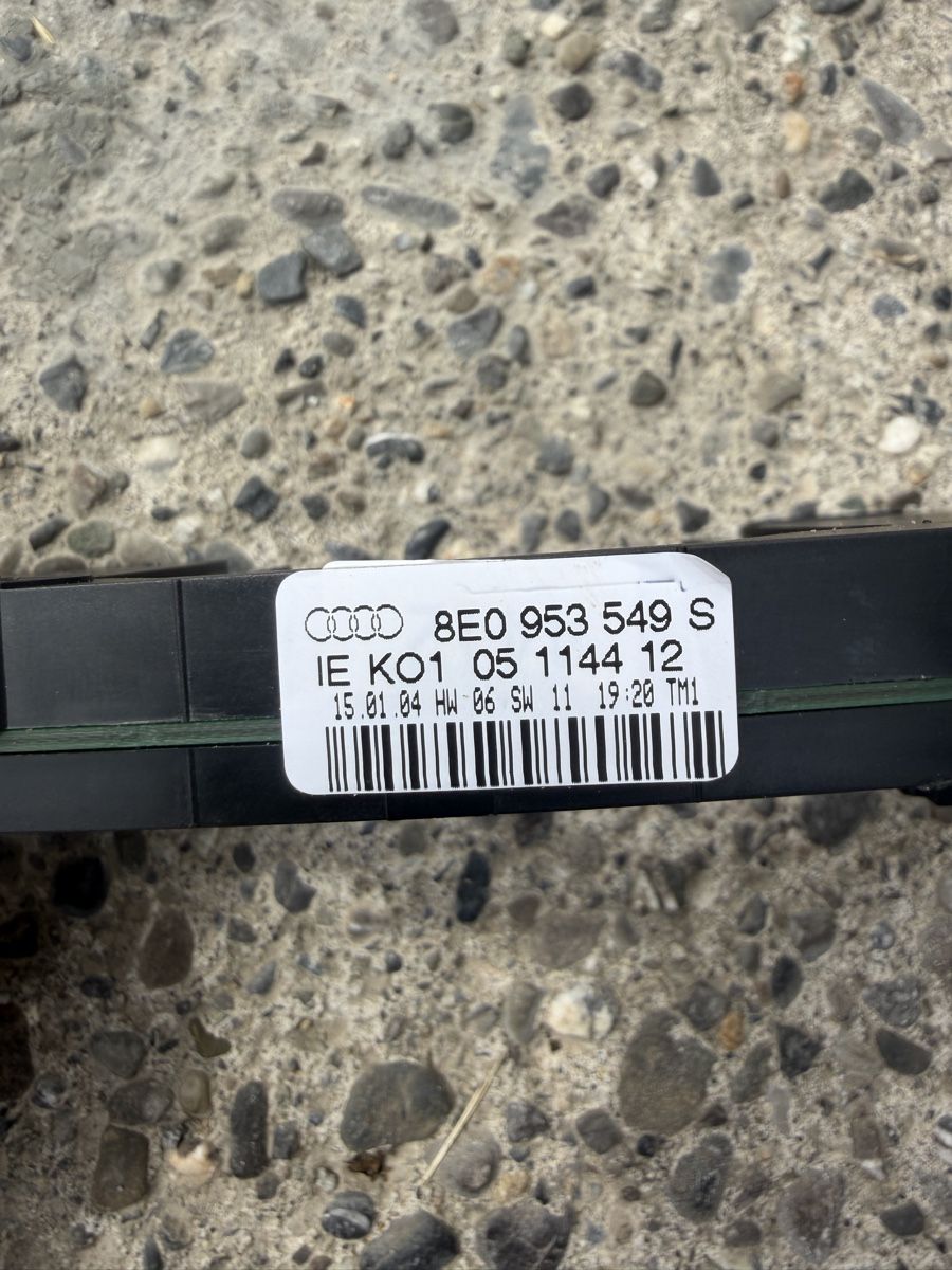 Audi Tutti pezzi di ricambio auto: Audi A4 B6 8E Lenksäulensteuergerät 8E0953549S Bordcomputer – Usato da Abtwil AG venduto da flo_jp6f 2