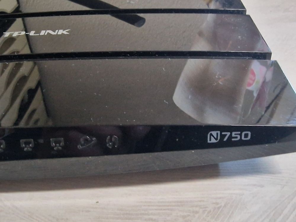 TP-Link WLAN Router N750 (Gebraucht) in Uerkheim für CHF 5.9 – mit ...