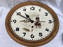 Alte Wanduhr mit Segelschiff-Motiv, Durchmesser 30cm