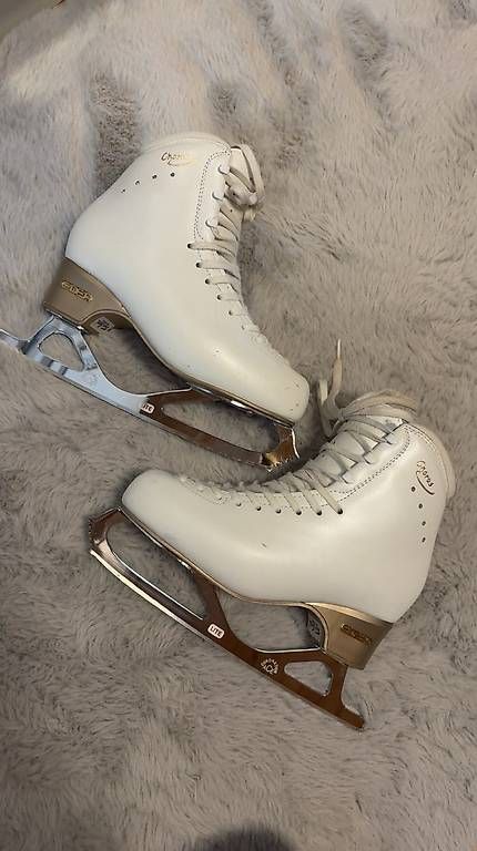 Edea Patins à glace: Edea Chorus/Gr.245 – D'occasion à Jonen par nad_yr68 1