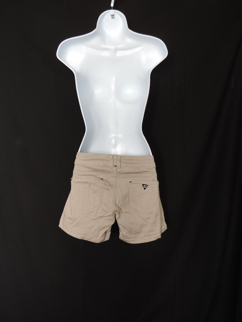 Pantalons: short beige – D'occasion à Genève par Axelle333 6