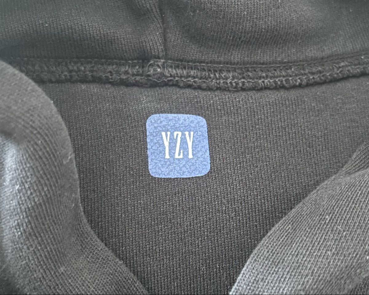 Maglioni & Felpe: Yeezy Hoodie Gr L – Usato da Bettwiesen venduto da KK_1 2