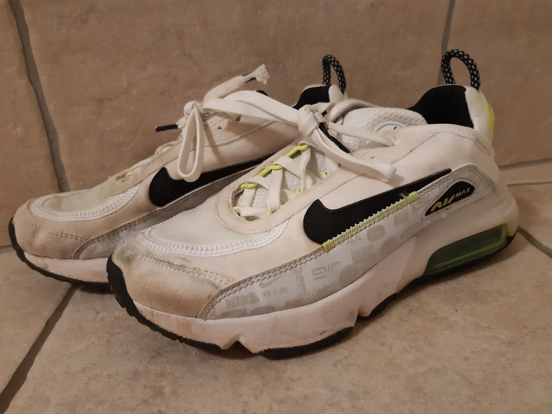 Nike Scarpe per ragazzi: Kinder-Turn-/Freizeitschuhe Nike_Air Max_Gr.35.5_weiss – Usato da Niederweningen venduto da schlossgeist8158