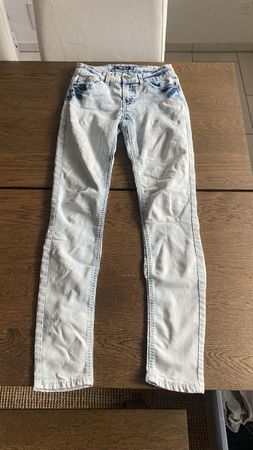 Jeans FE SISTER Grösse 27 hellblau Used-Look Damen Kleidung