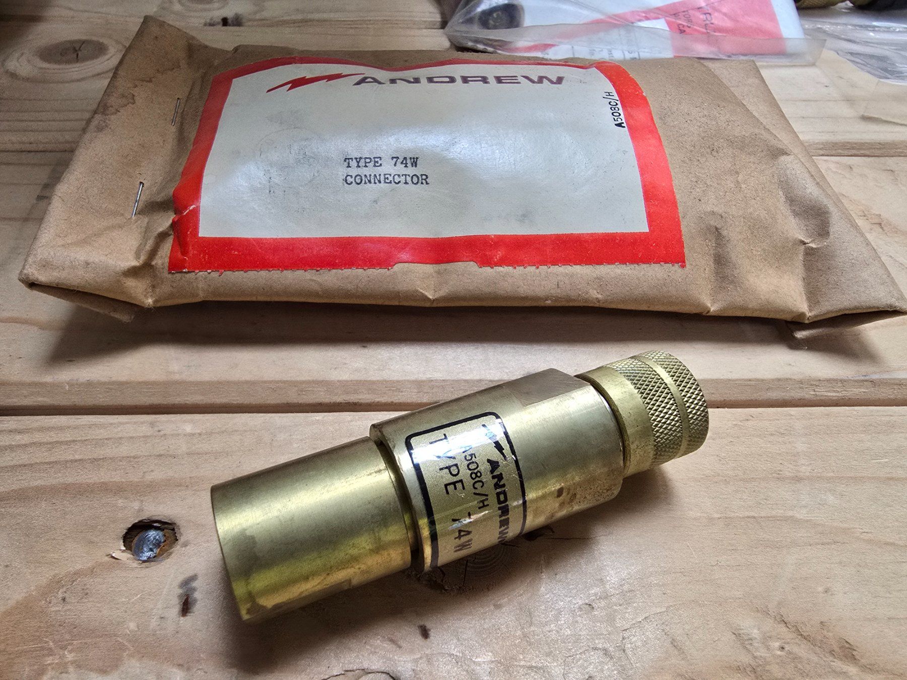 Elektronikbauteile: Andrew Type 74W connector – Neu und originalverpackt aus Lutry von Matteo022 5