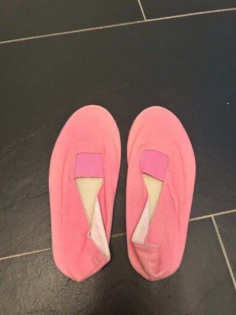 Chaussures filles: Turnschläppli pink – D'occasion à Niederlenz par nad_7g5w
