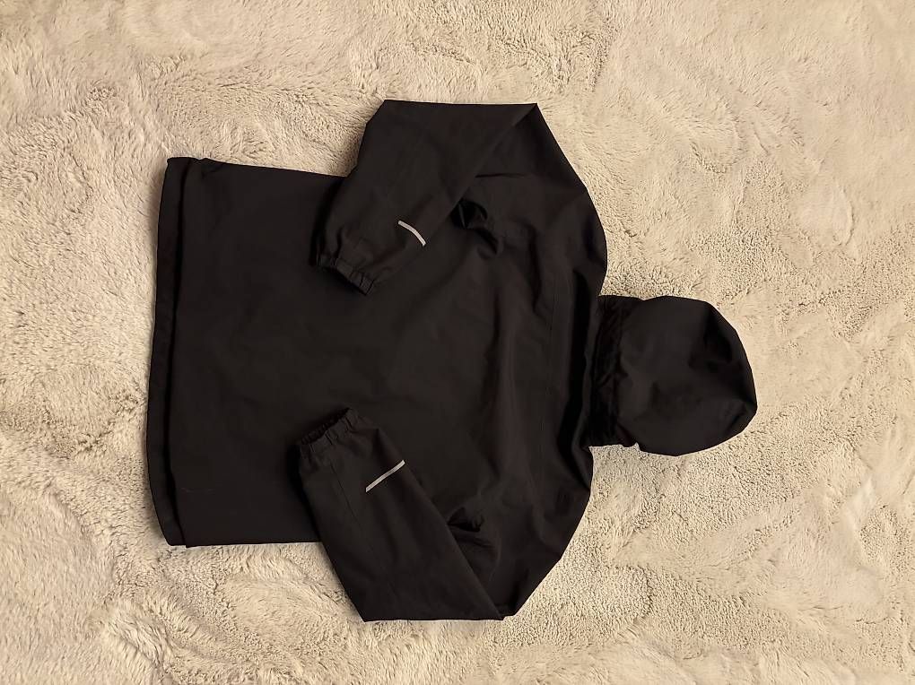 Giacche: Schwarze Regenjacke – Usato da Lenk im Simmental venduto da niczbaeren 1