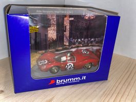 Ferrari 330 P4 N. Vaccarella Targa Florio 67 Diorama - 1/43