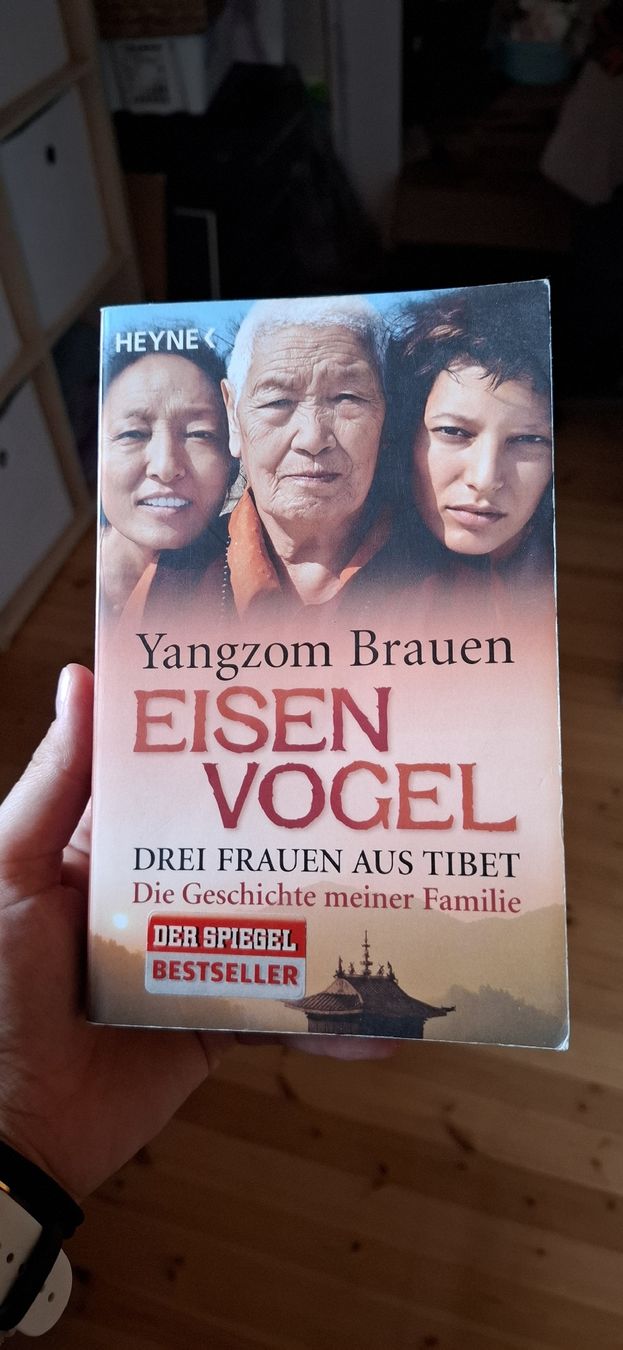 Bücher: Buch Yangzom Brauen Eisen Vogel  – Gebraucht aus Niederstocken von Cocos_nut