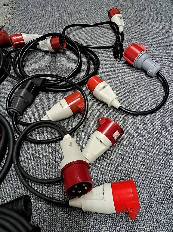Alimentazione elettrica: CEE16 / CEE32 / T15 / J15 Kabel – Usato da Uznach venduto da gartenri 2