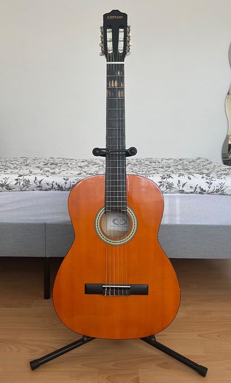 Klassische Gitarre mit Zubehör (Gebraucht) in Landschlacht für CHF 30 ...