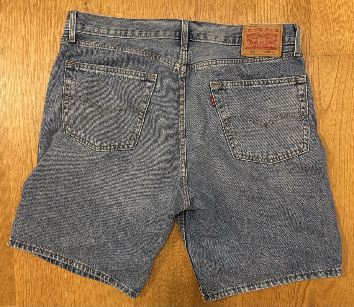 Levi's Jeans: Levis Jeans Shorts 36 – Nuovo (secondo la descrizione) da Zürich venduto da Gotta-Sell-It-All 1