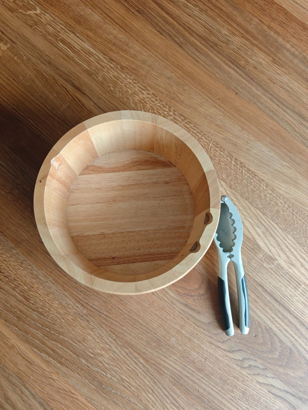 Elettrodomestici da cucina: Nussknacker aus Metall mit Holzschale – Usato da Gunzgen venduto da 0Aurin0 2