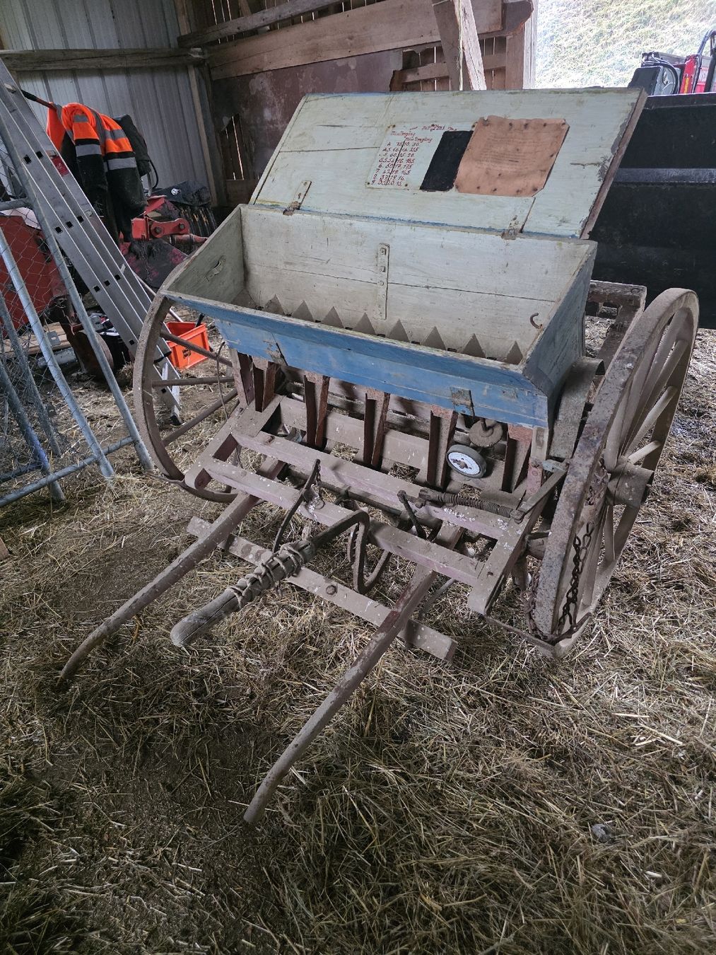 Toutes les machines: Antike Sähmaschiene – D'occasion à Schwarzenberg LU par Sonvog 6