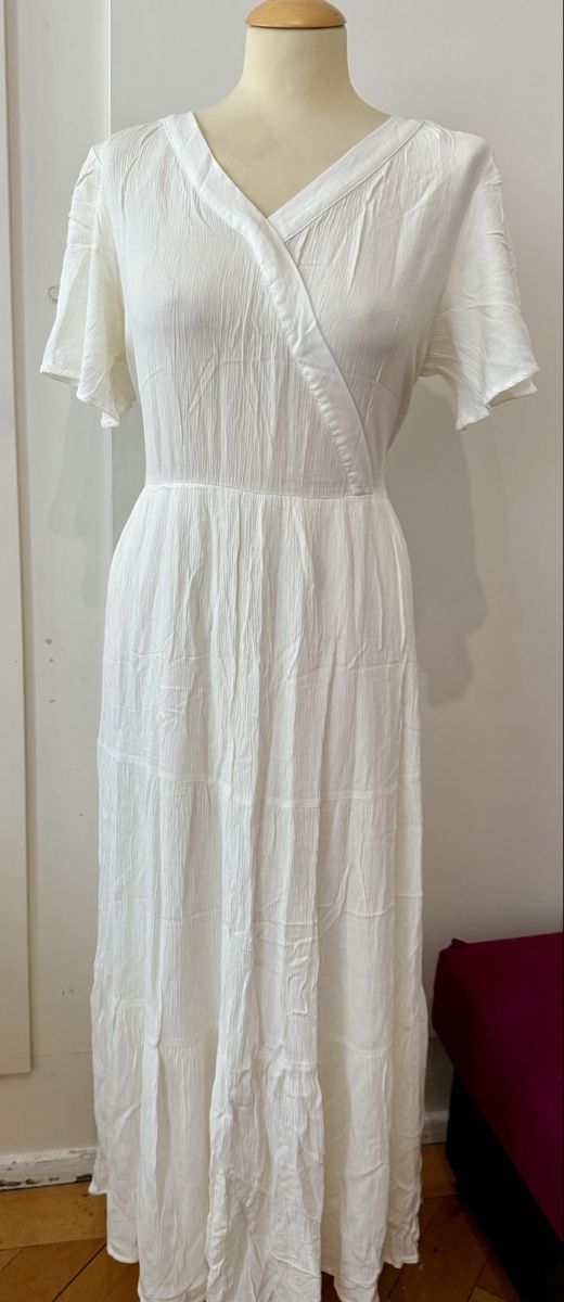 Kleider: Longue robe d’été blanche – Neu (gemäss Beschreibung) aus Le Locle von tchanatakoua