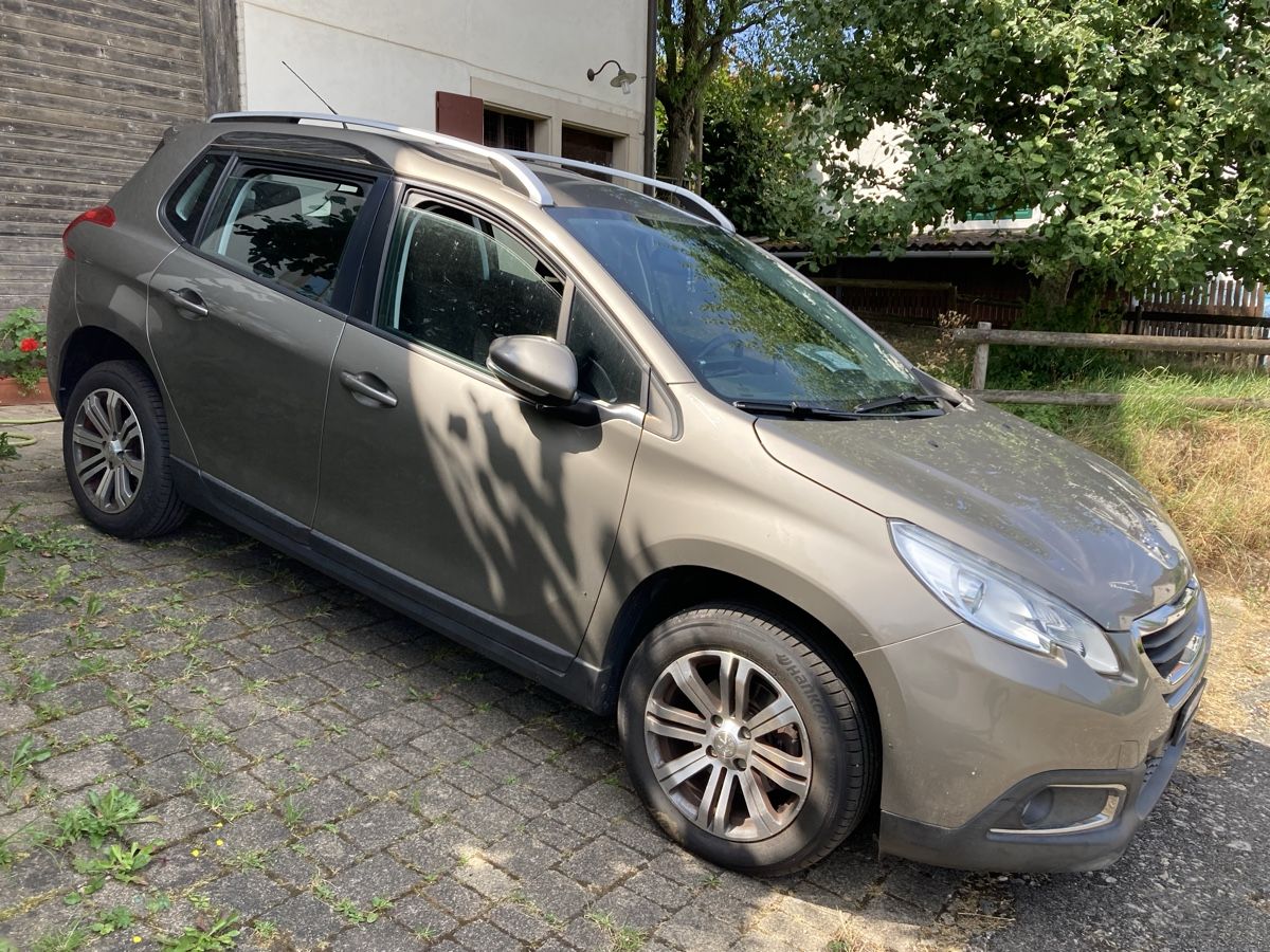Peugeot Autos: Peugeot 2008 1.2 e STT beige met. – D'occasion à Riehen par Estello 1