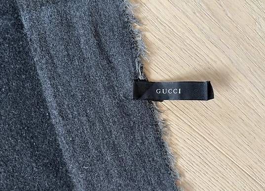 Foulard & Sciarpe: Gucci Schal Stola Grau – Usato da Zollikerberg venduto da sop_p82l 1