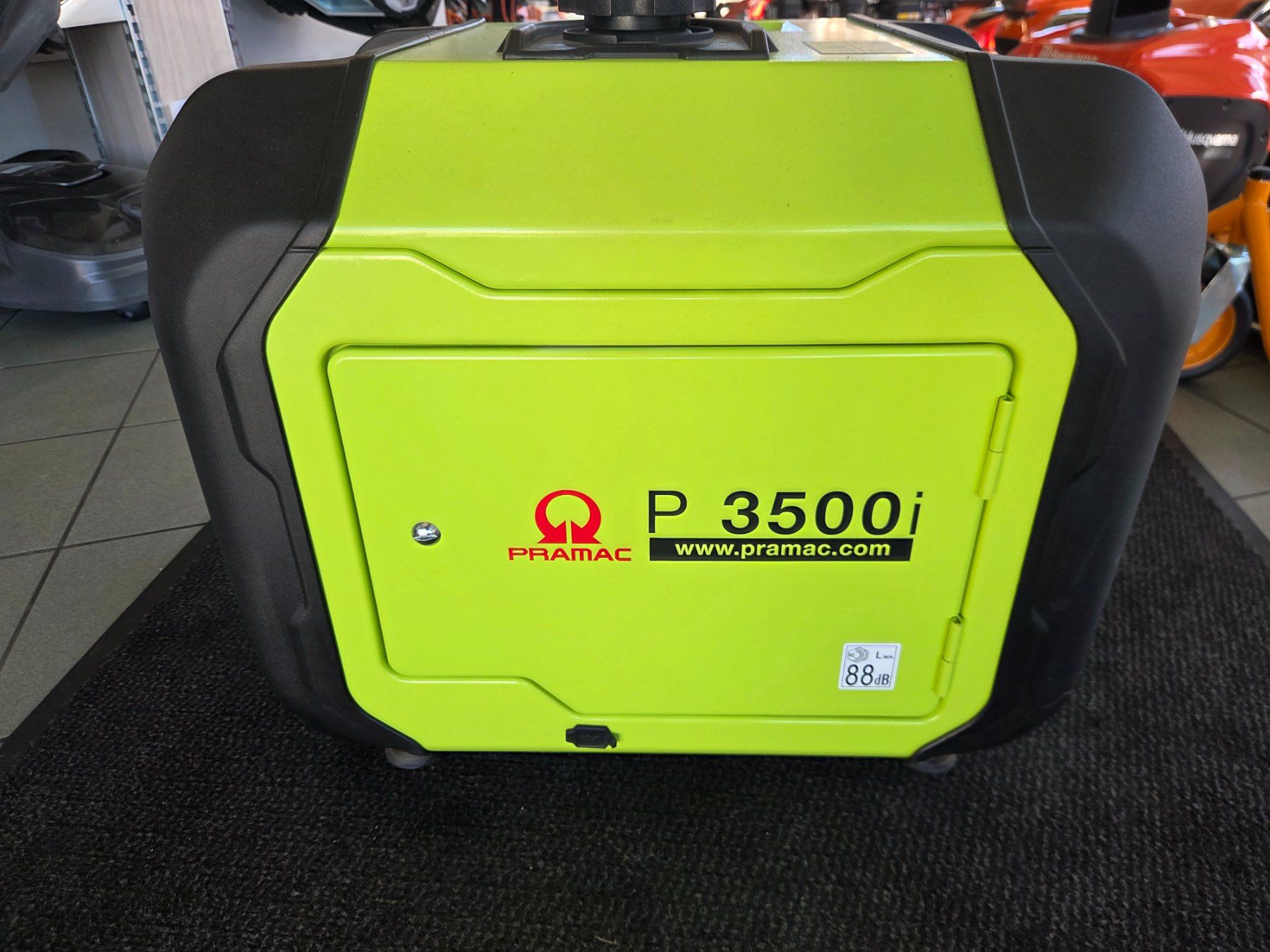 Pramac Stromgeneratoren: Stromerzeuger Pramac P3500i – Neu und originalverpackt aus Mels von lad_8ctm