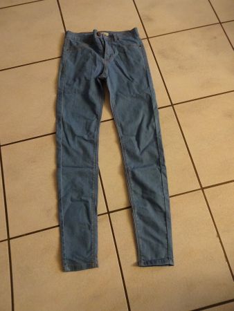Lässige Treggins-Super Skinny/Bershka