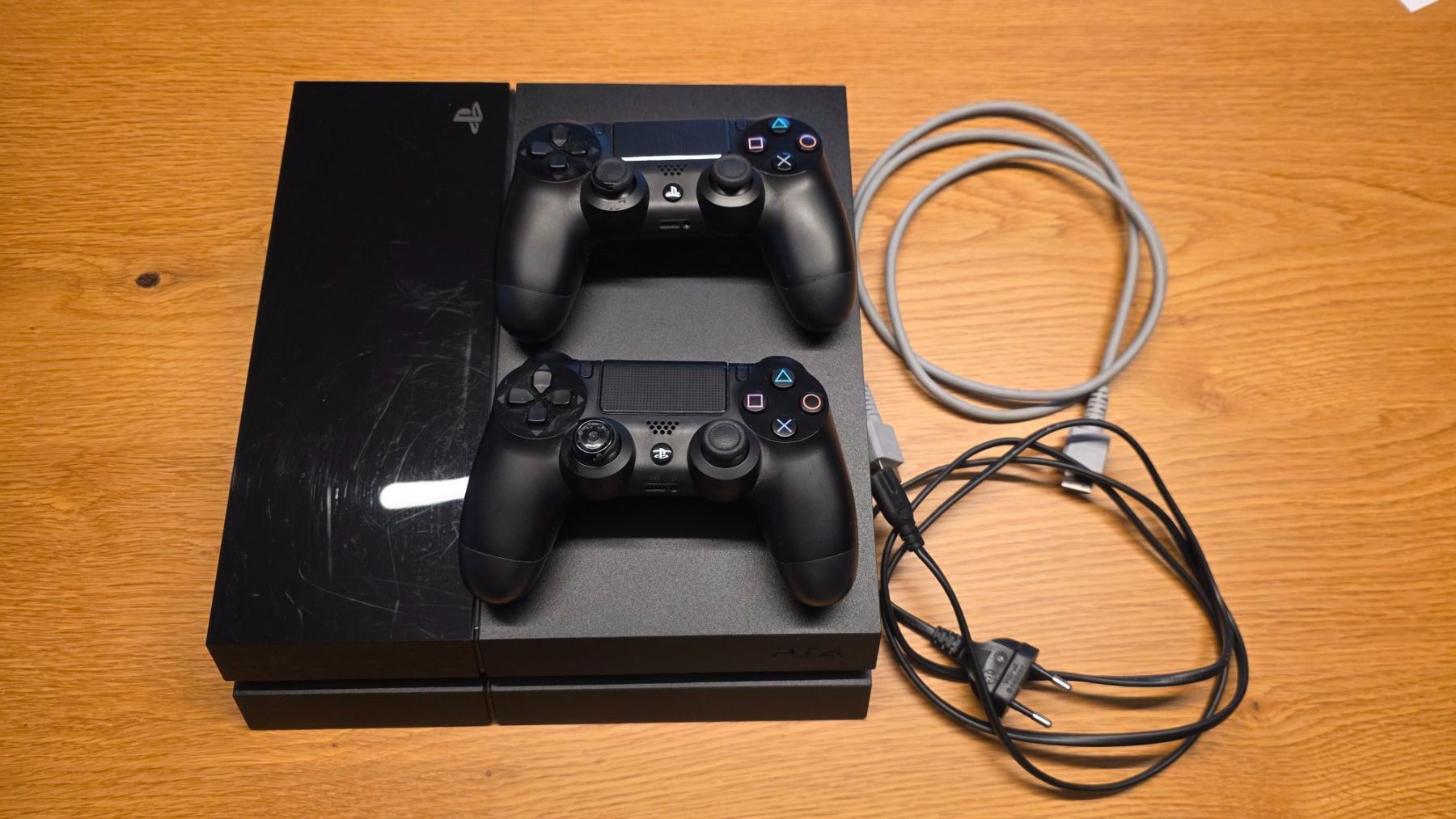 Sony Konsolen: Playstation 4 – Gebraucht aus Bern von BackyardHero