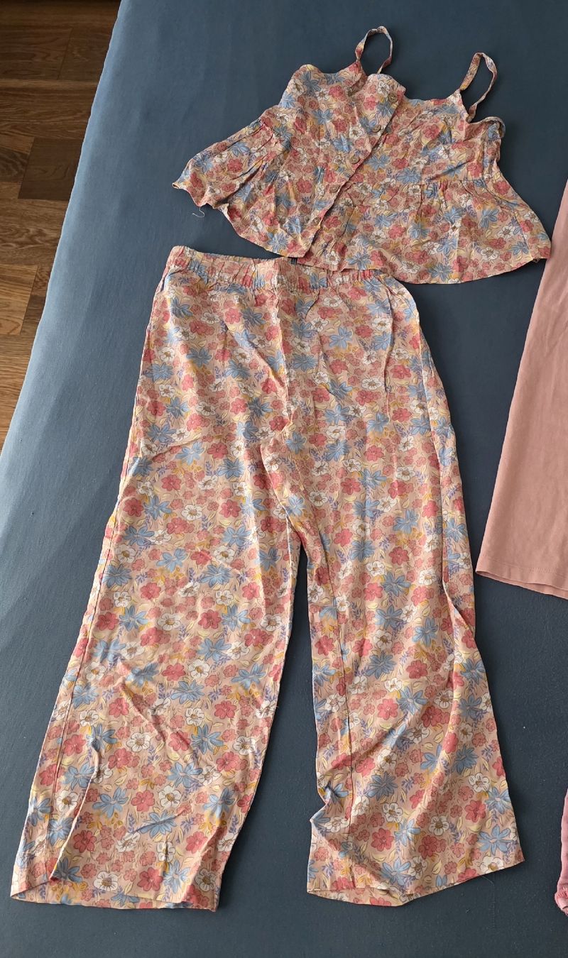H&M Kleiderpakete & -sets: Mädchen Kleider Set Grösse 116/122/128  H&M – Neu (gemäss Beschreibung) aus Zell LU von claro62 1