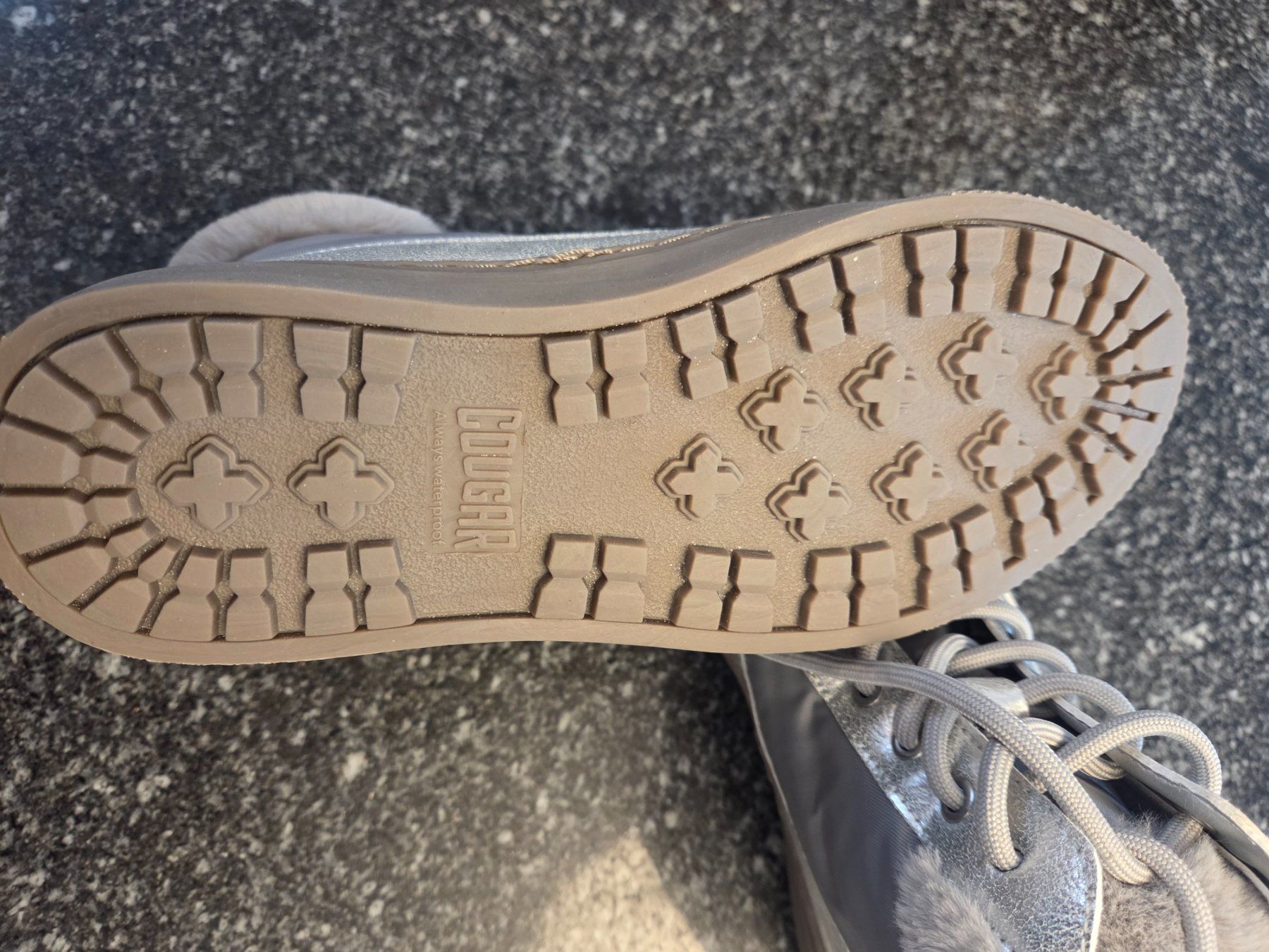 Scarpe per ragazze: FABRIKNEUE Winterschuhe Cougar Gr.35.5 – Usato da Sursee venduto da Ventiduese 2
