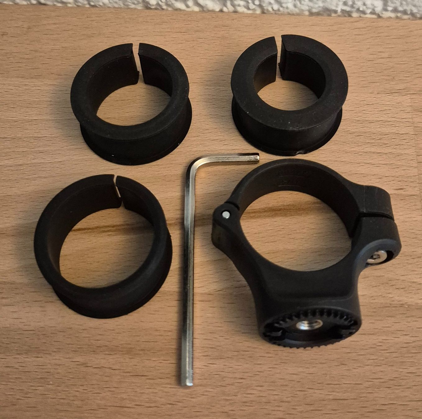 Quad Lock Staffe: Quad lock Halterung Motorrad oder Velo – Nuovo (secondo la descrizione) da Ebikon venduto da Dan40