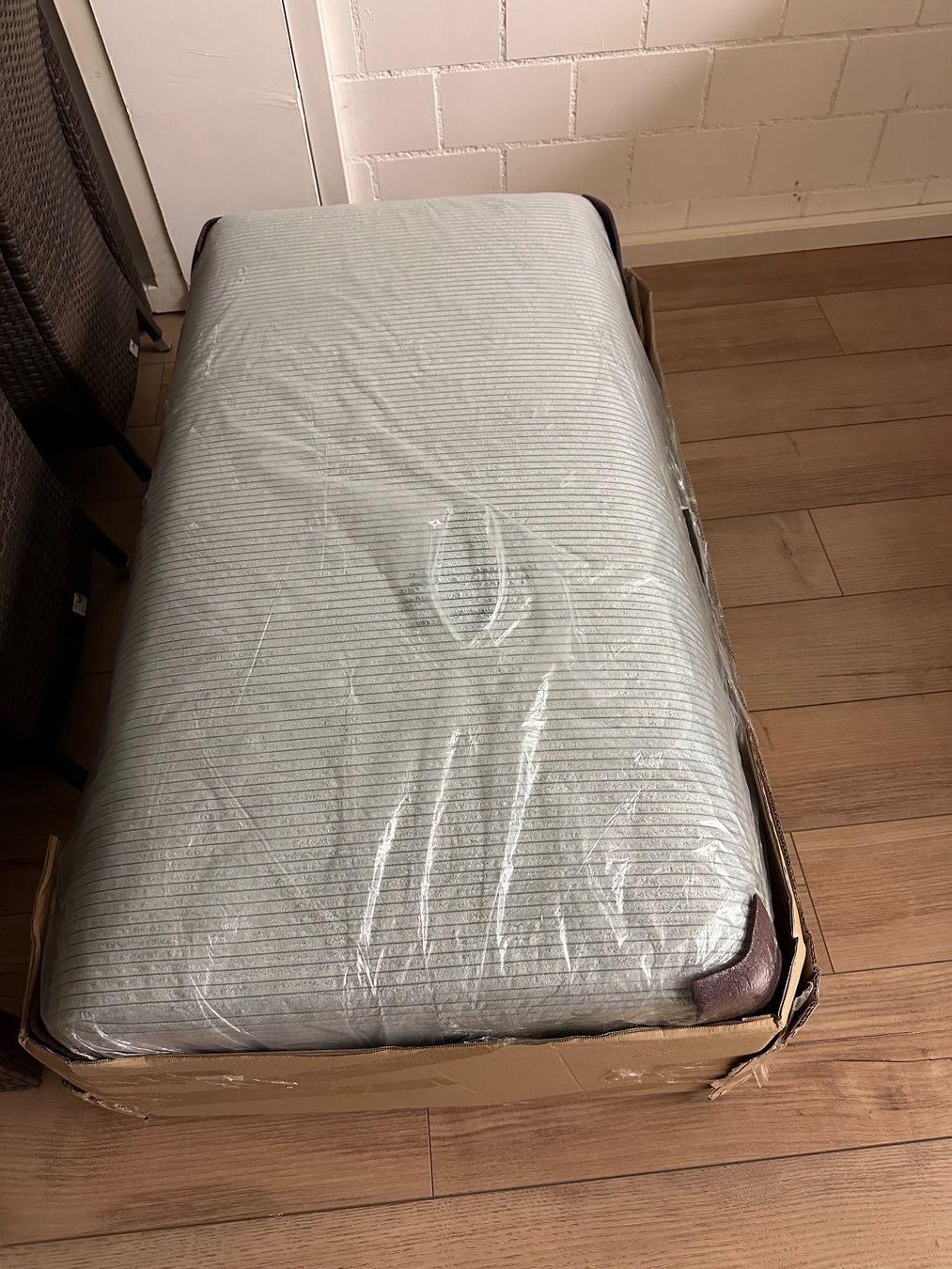 Hocker: Home affaire Hocker Riveo, mit Boxspringfederung, Cord-Bezug – Neu und originalverpackt aus Sevelen von Stopglobal. 7