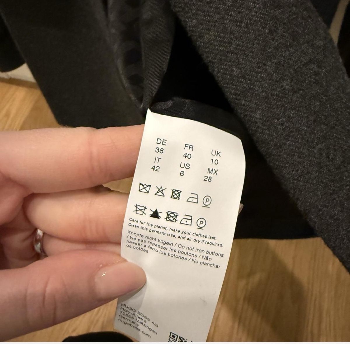 Hugo Boss Giacche: Hugo Boss Grey Blazer – Usato da Luzern venduto da Itsclaire 3
