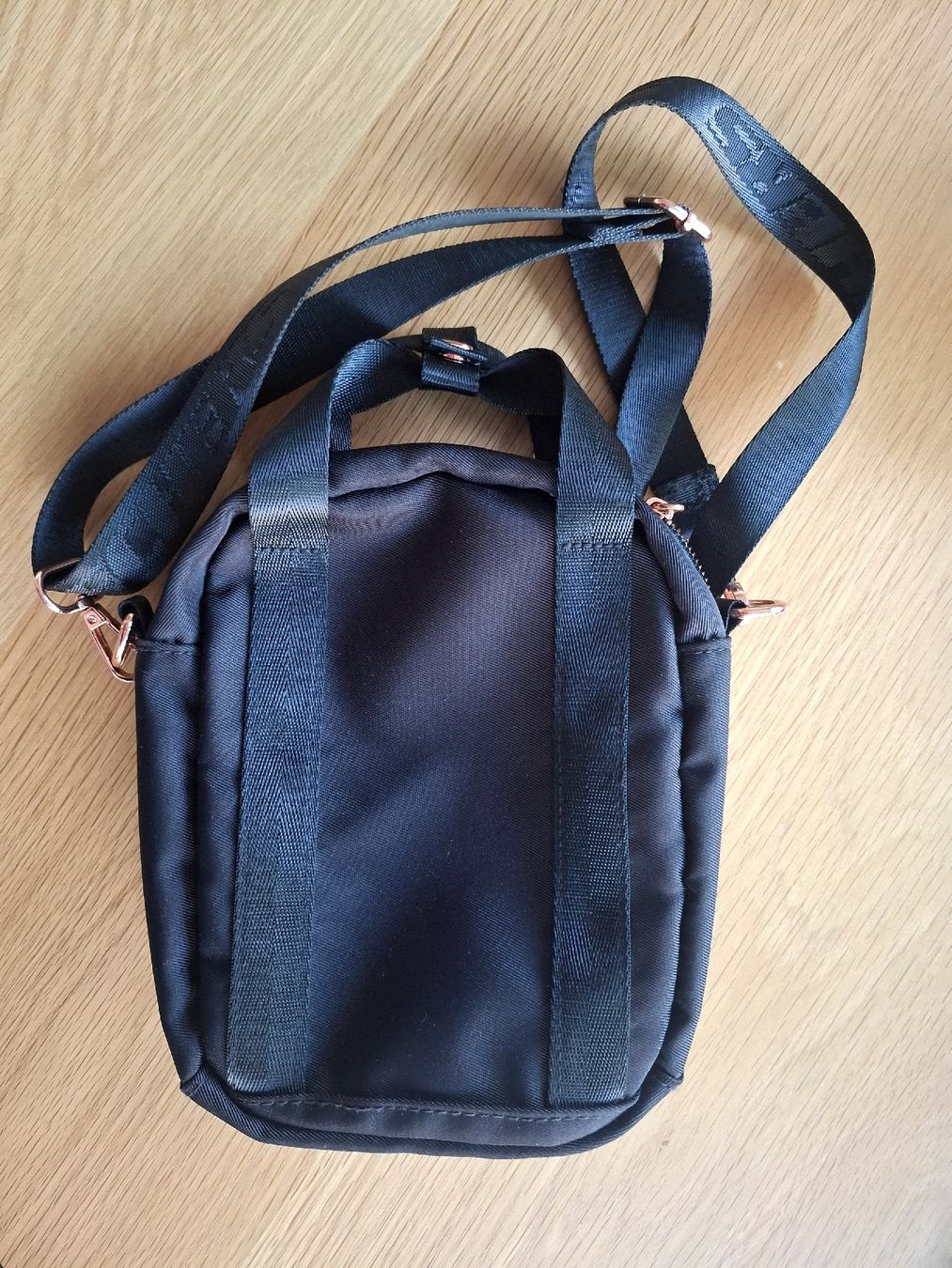 Skechers Sacs femmes: Umhängetasche Skechers schwarz – D'occasion à Lupfig par nik_7sxm 2