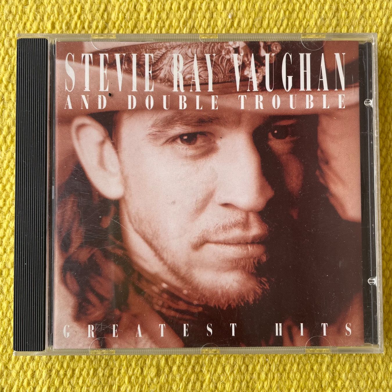 CD: STEVIE RAY VAUGHAN-GREATEST HITS – Usato da Rorschacherberg venduto da CD-Roli