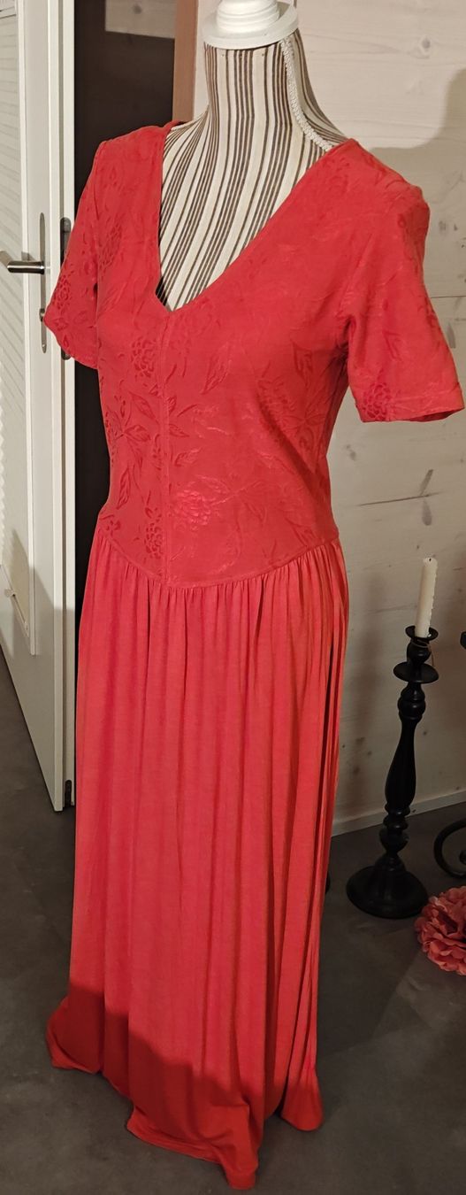 Kleider: Helline Damen Kleid rot  – Gebraucht aus Feldbach von Lizze