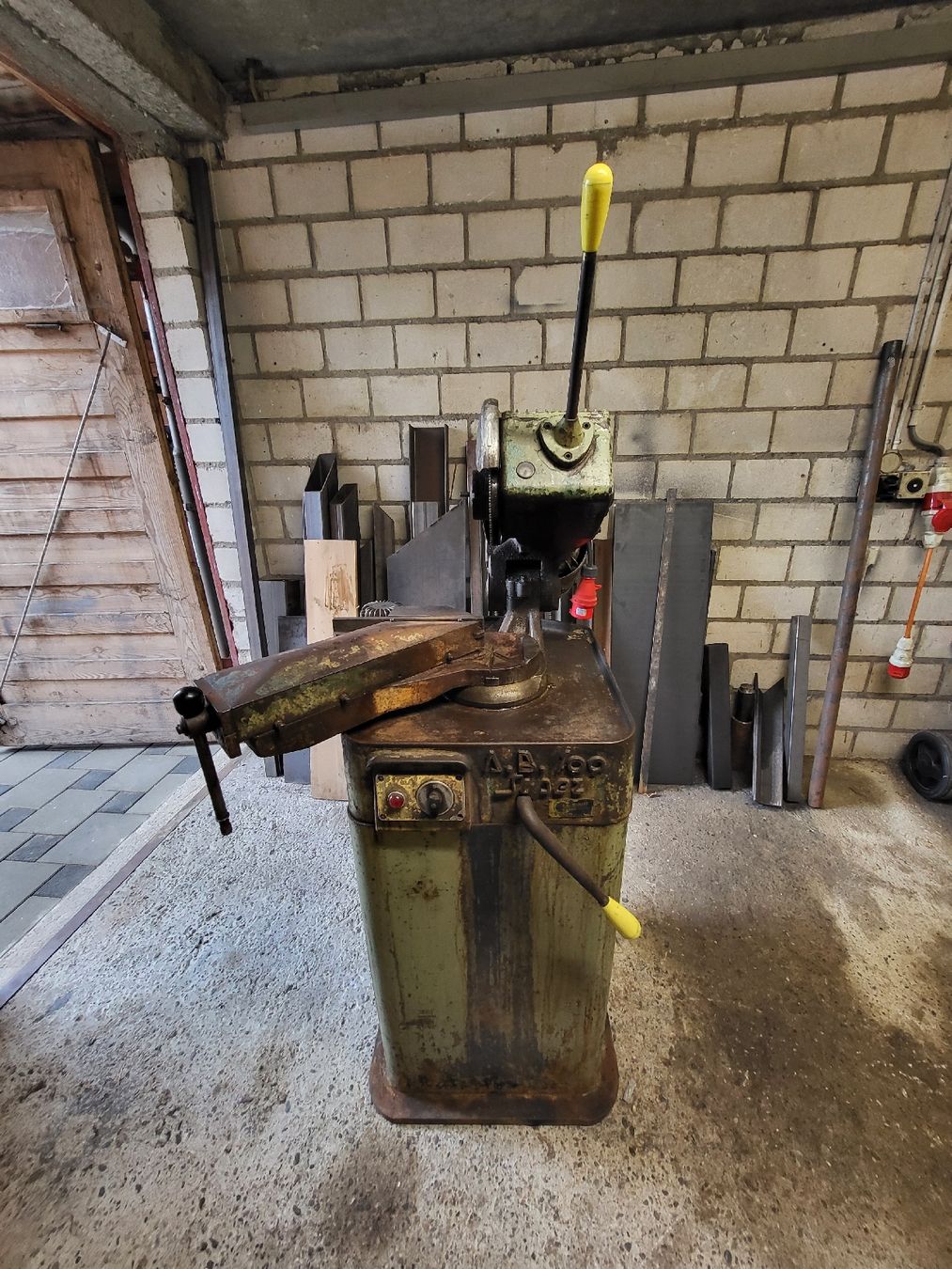 Sägen: Metallkreissäge 300mm – Gebraucht aus Sumiswald von YM31 3
