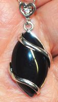 Halskette D-290 – Schwarzer Onyx mit Herz – 37x17x7mm