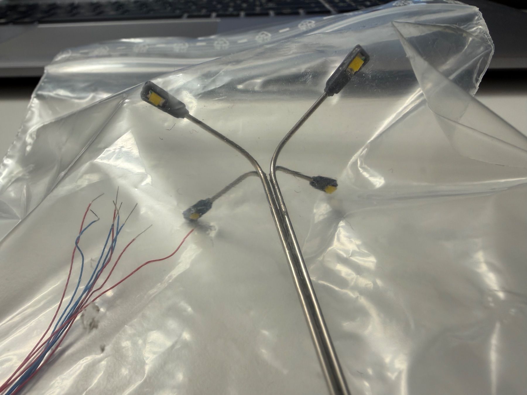 Modelleisenbahnen: 4fach Peitschenleuchte LED 11cm / HO – Neu (gemäss Beschreibung) aus Jonschwil von sutfra12 1