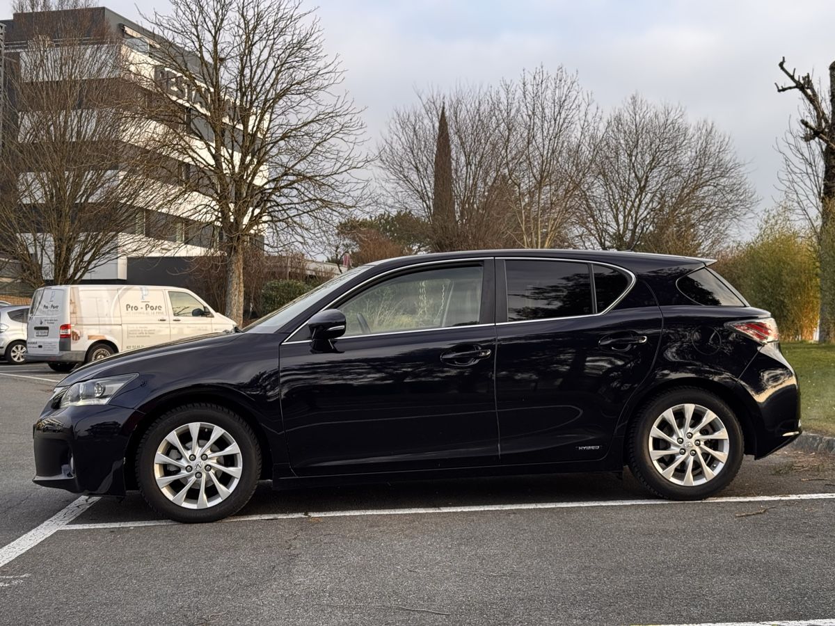 Lexus Autos: Lexus CT200H – Gebraucht aus Chavannes-de-Bogis von  3