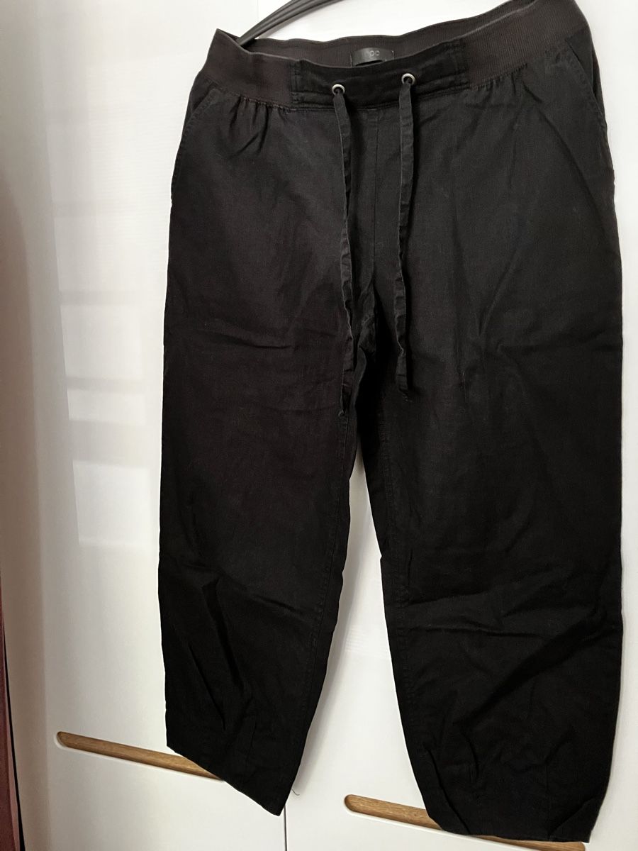 Pantalons: Leinenhose Damen 40 schwarz – D'occasion à Herzogenbuchsee par stellafarella