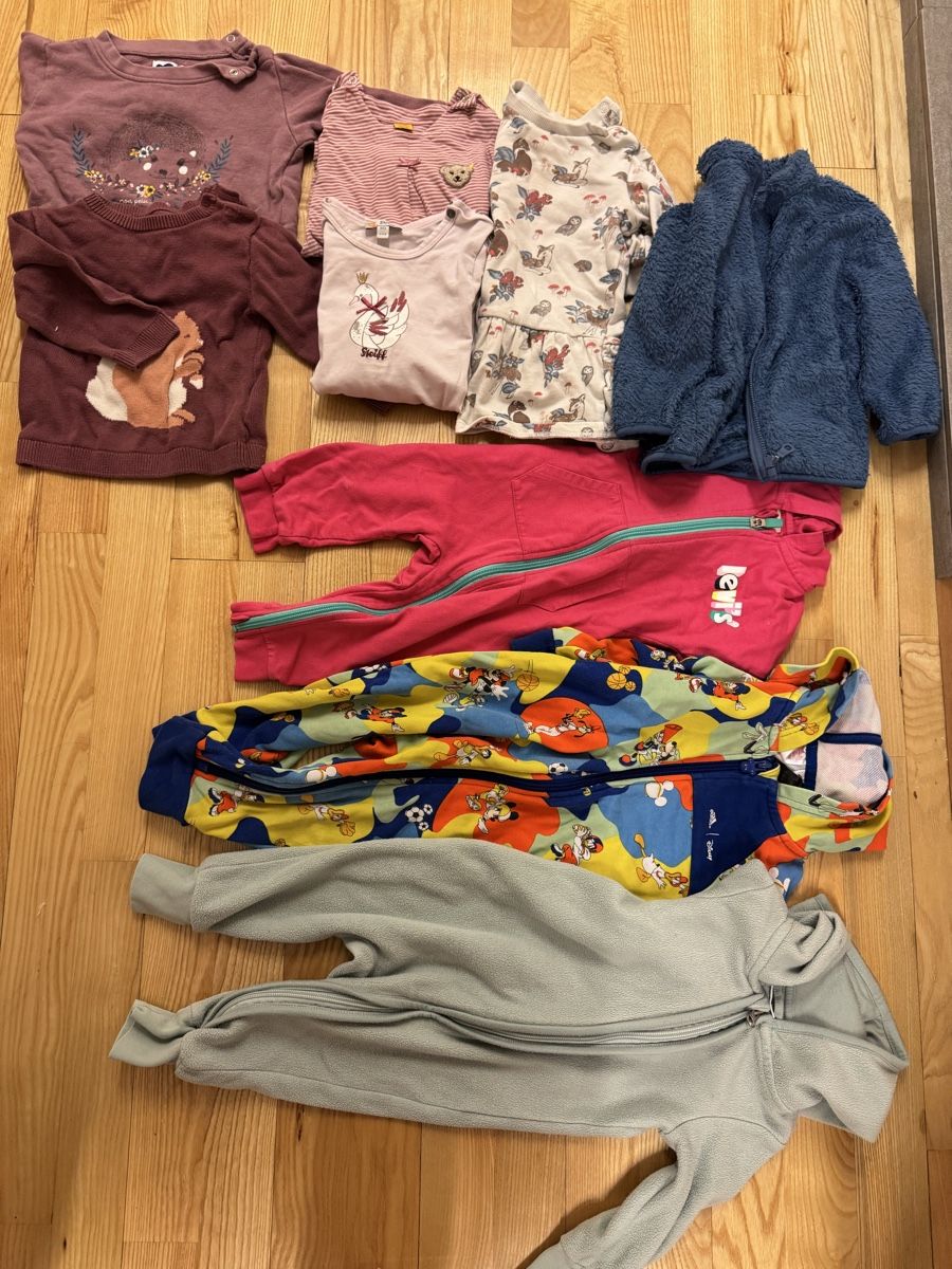 Kleiderpakete & -sets: Girl clothes size 80 – Gebraucht aus Cormondreche von lisa_ml