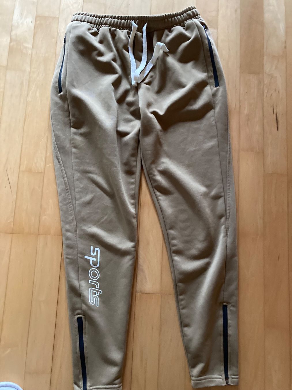 Hosen: Trainerhose – Gebraucht aus Eggiwil von onedollar02