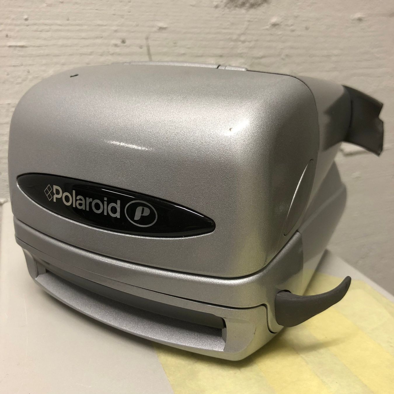 Polaroid Fotocamera: Polaroid Kamera DEFEKT – Difettoso da Hinterkappelen venduto da atomschnee