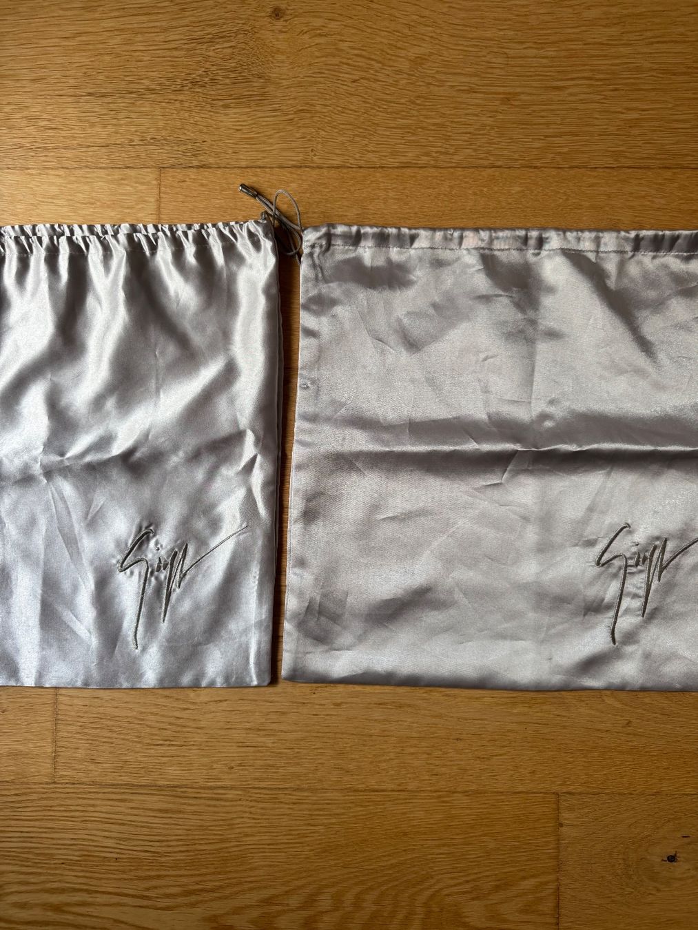 Taschen: Giuseppe Zanotti Dustbags 2 x – Gebraucht aus Salmsach von bubu61 1