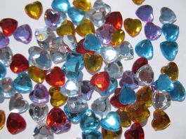 100 Strass Deko Herzen, Streudeko Herz Mix aus 5 Farben