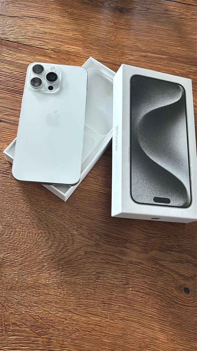 Apple Telefoni cellulari / Smartphones: Iphone 15 pro max Titan – Usato da Zuben venduto da Uwe19680 3
