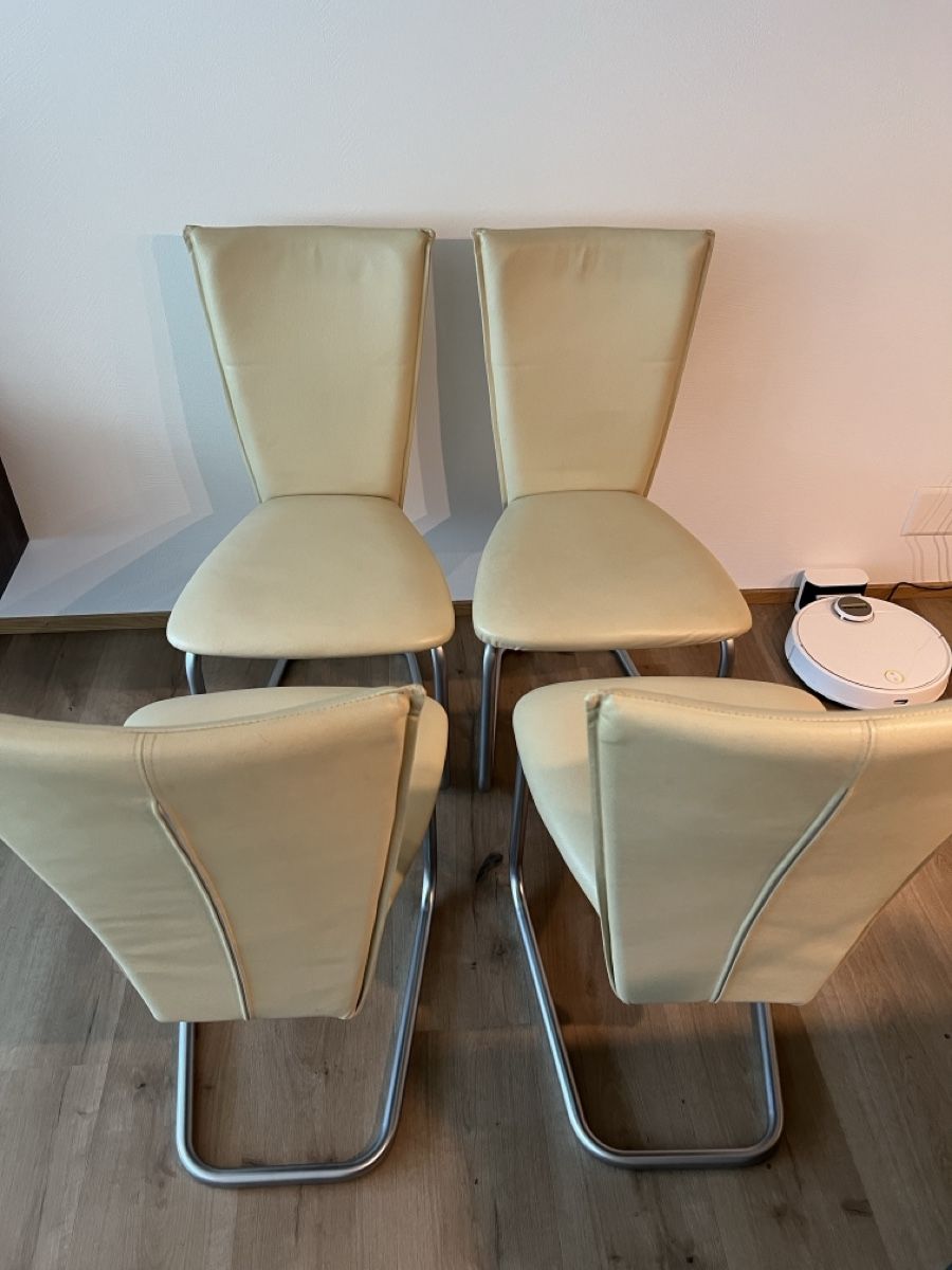 Stühle: Essstühle: 4er Set Echtleder Metallgestell Beige – Gebraucht aus Wolhusen von fri_9ywt