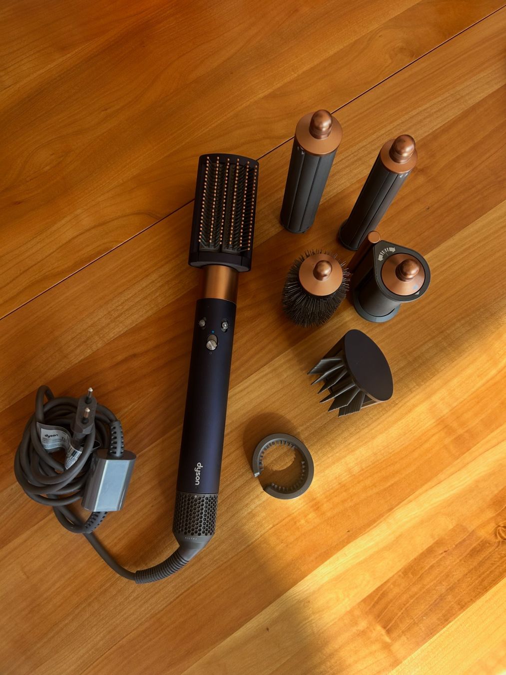 Dyson Sèche-cheveux: Dyson Airwrap Complete Long – D'occasion à Zürich par tin_hbq2