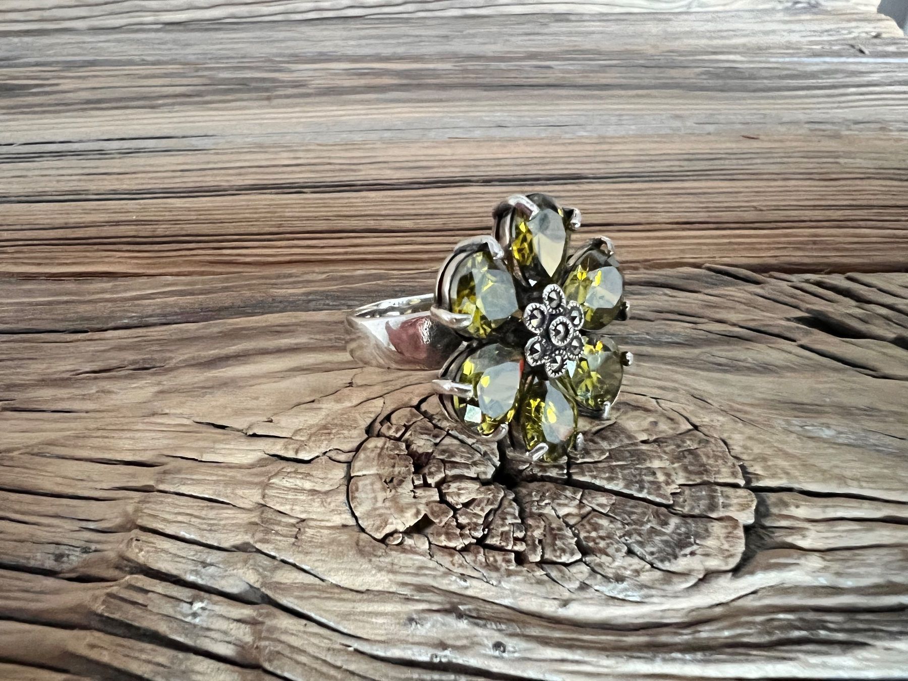 Anelli: mega Ring opulent Blume Peridot Steine 925 Silber Grösse 55 – Nuovo (secondo la descrizione) da Bern venduto da Jiffy 7